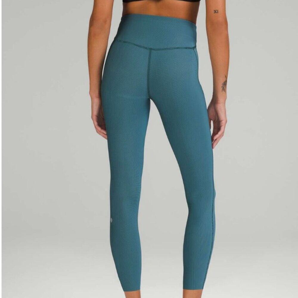 💚💙 Lululemon Base Pace High-Rise Tight 25” Two-Tone Ribbed - Size 8 💚💙 - Picture 2 of 13